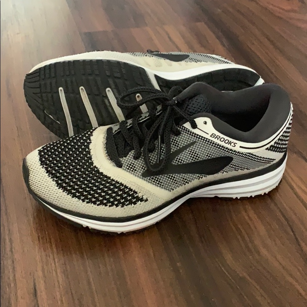 Brooks revel running shoes